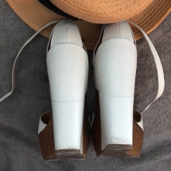 White, beige with pink accents wedge sandals - Picture 5 of 8